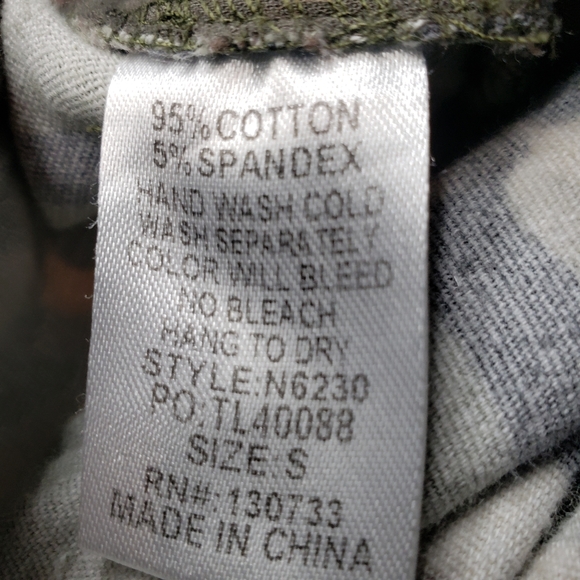 UMGEE Women's Olive Camo Motto Pants Inseam 26" - Picture 4 of 7